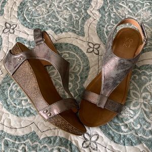 Size 11 Yoki pewter wedge heels